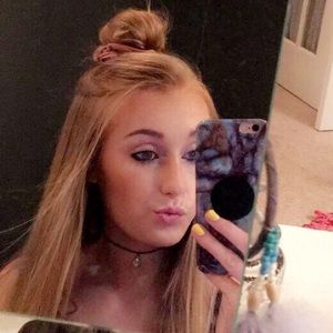 Meet your Posher, Brooke